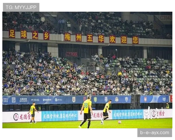 新赛季群星闪耀：热门足球明星表现抢眼