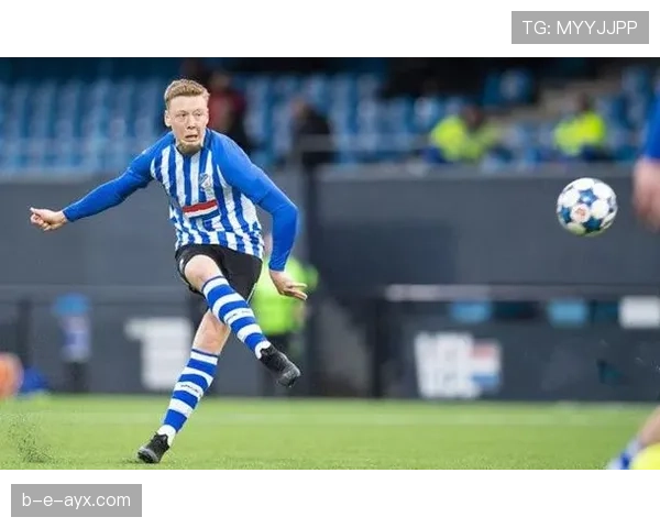 埃因霍温球员状态回升，助球队重返胜轨表现亮眼